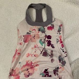 Lululemon tank!